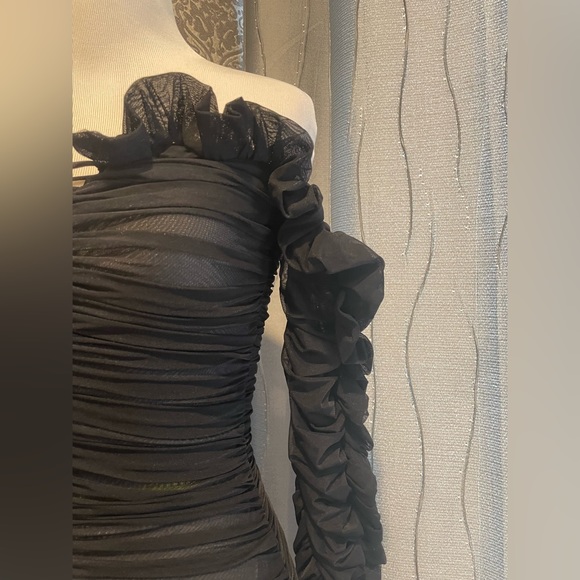 HOUSE OF CB Mini Dress - Picture 3 of 8